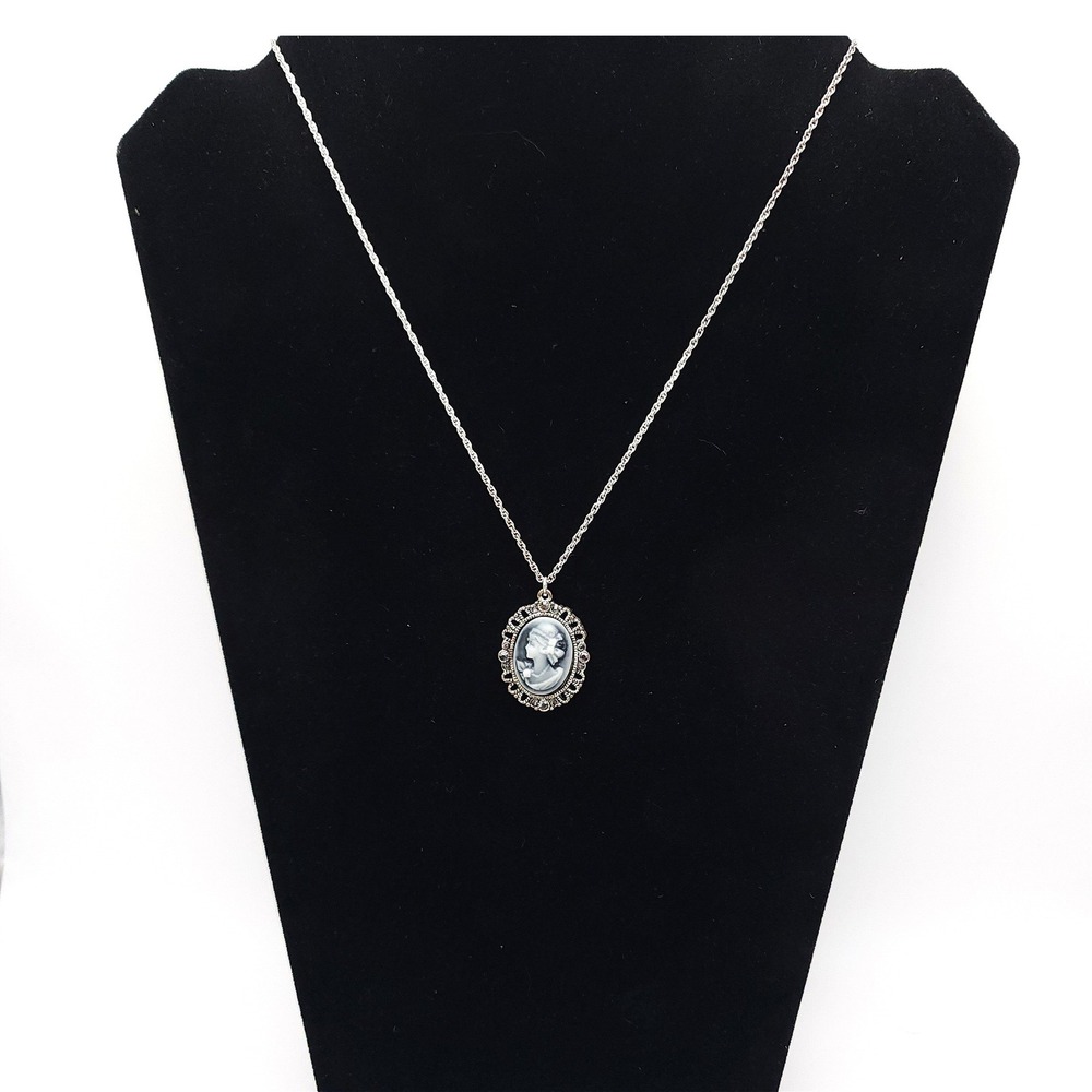 Vintage Victorian Style Cameo Pendant Necklace Silver Tone Rhinestone Grey 17"